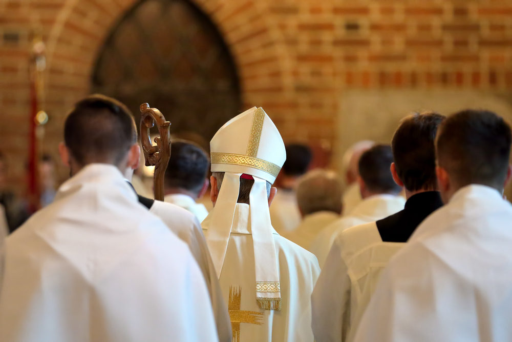 Bishop goes to Mass in the church