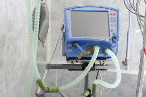 Medical ventilator equipment, including a monitor and oxygen hoses