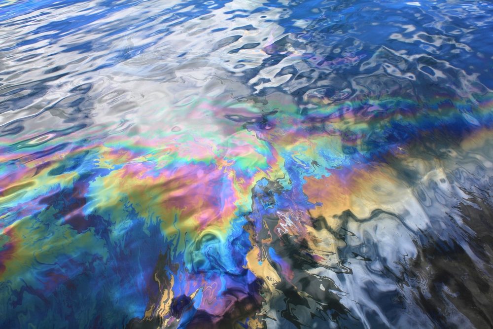 Oil spill from USS Arizona battleship in Pearl Harbor