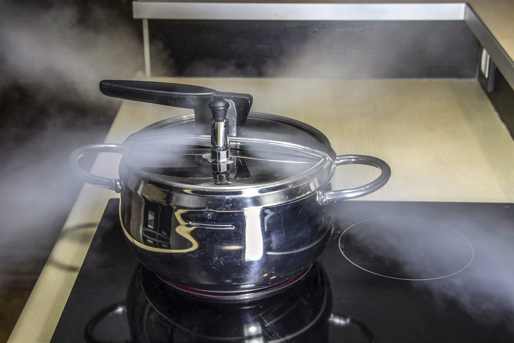 New Cuisinart Pressure Cooker Lawsuit Filed in New Jersey Pressure cooker releasing hot steam