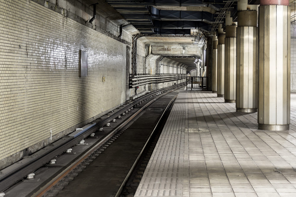 Rising Transit Worker Risks: Federal Audit Reveals Alarming Spike in Near-Miss Incidents and Safety Violations on MTA An empty subway station platform