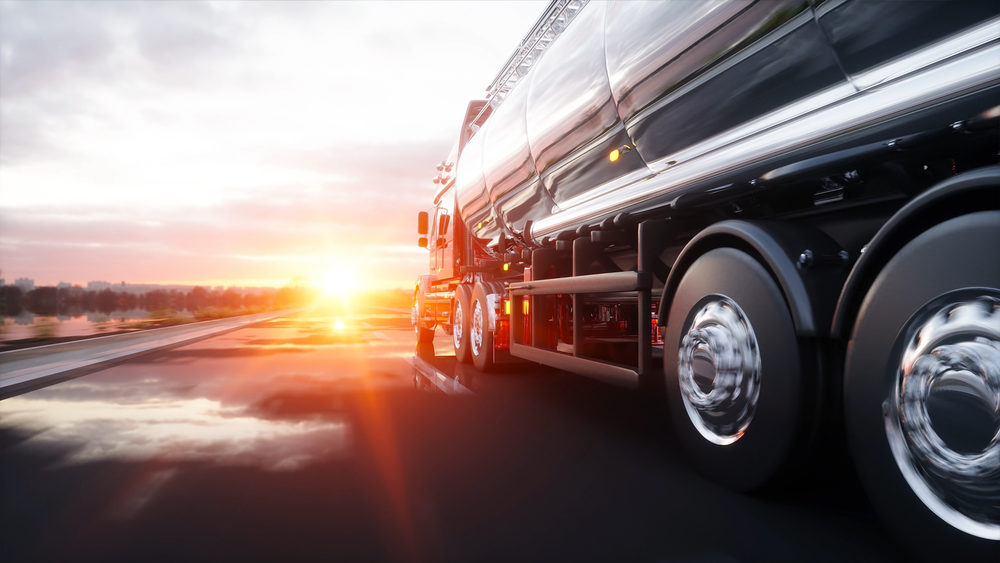 Big-Rig Crash on Westbound Hwy 58 near Tehachapi Blvd Injures One in Bakersfield