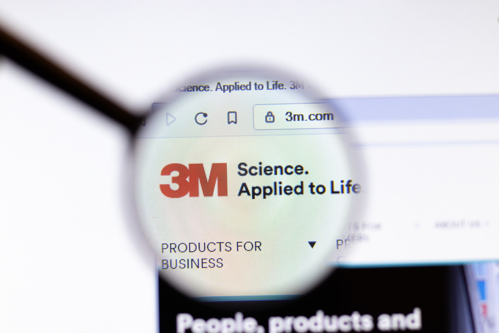 3M company logo on website page close-up on screen